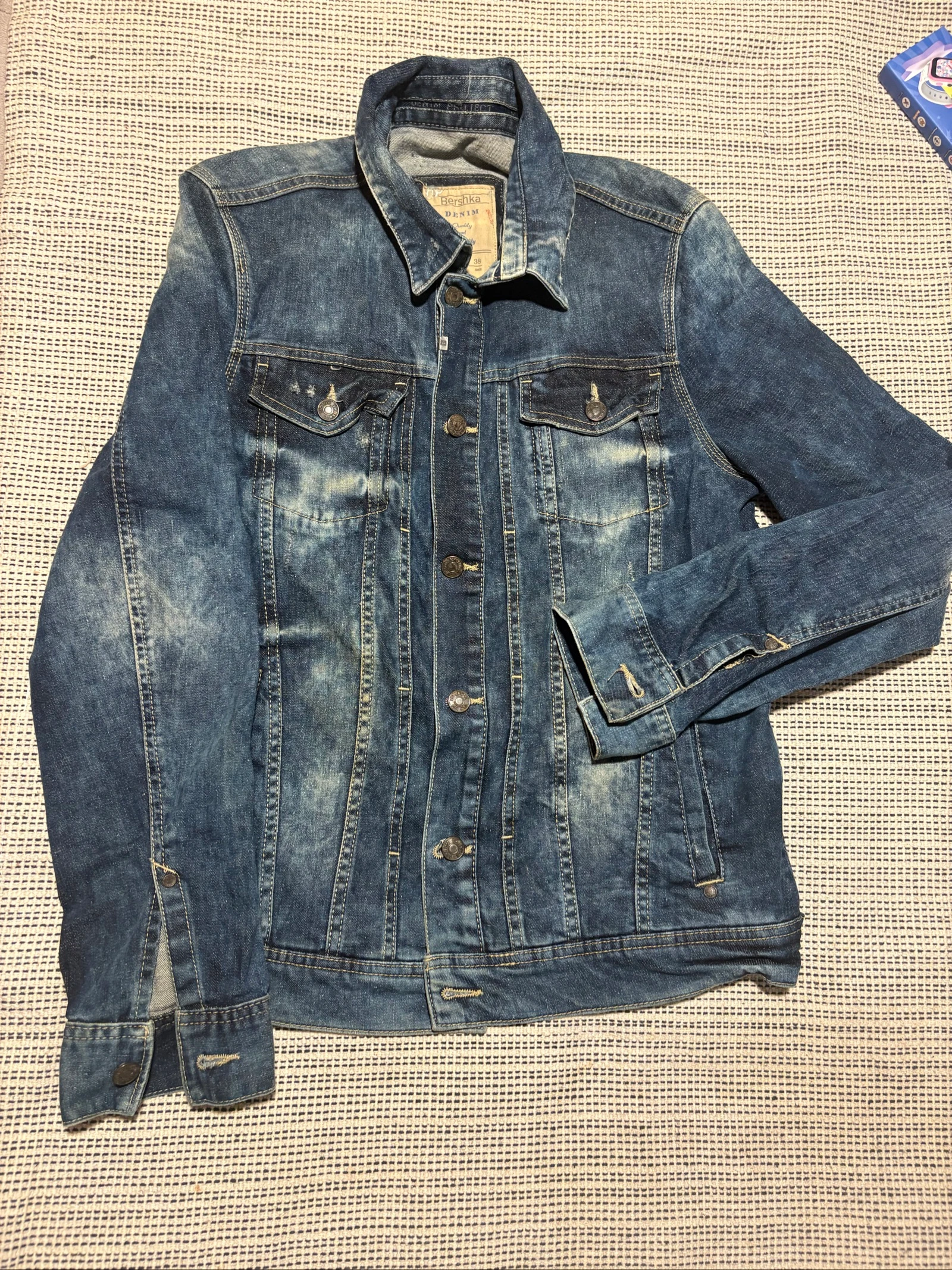chaqueta vaquera bershka M 38 denim vestebazante distressed vintage jacket spijkerjas vestspijker